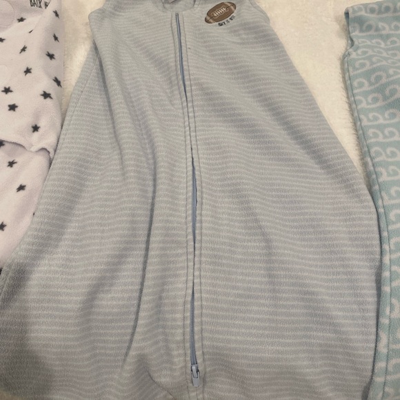 4 sleepsacks (3 halo and 1 carters) - Picture 3 of 5